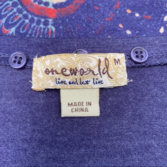 3for$10🌸 OneWorld T-shirt Size Medijm - Picture 2 of 3
